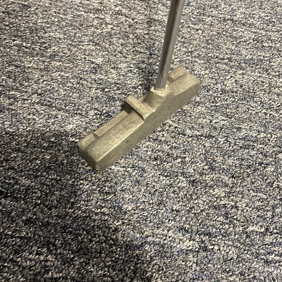 Putter - Picture 3 of 3